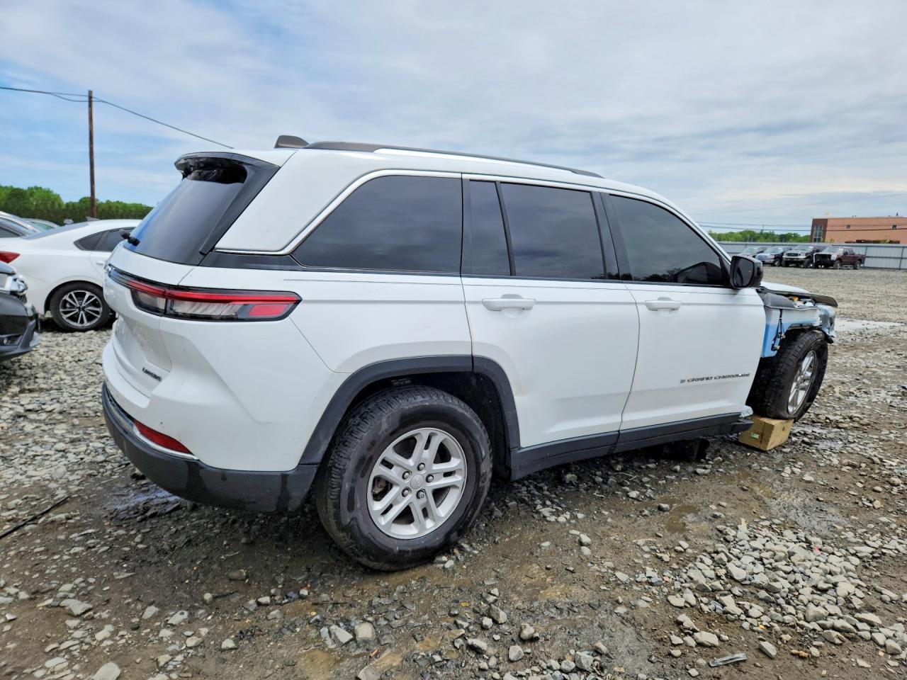 2023 Jeep Grand Cherokee Laredo/Altitude - zdjęcie 3