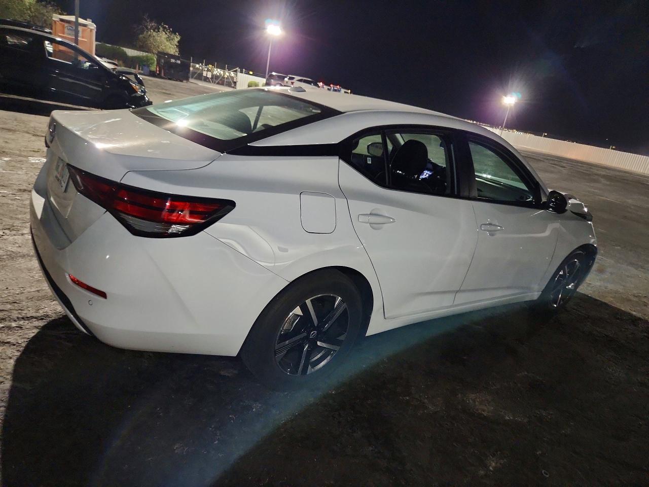 2025 Nissan Sentra Sv - zdjęcie 3