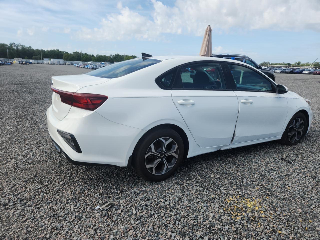 2021 Kia Forte Lxs - zdjęcie 3
