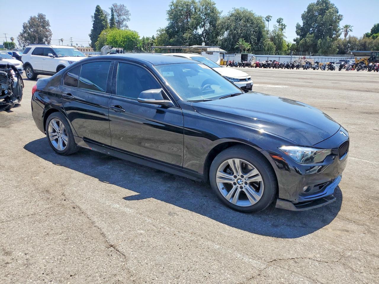 2017 BMW 330 I - zdjęcie 4