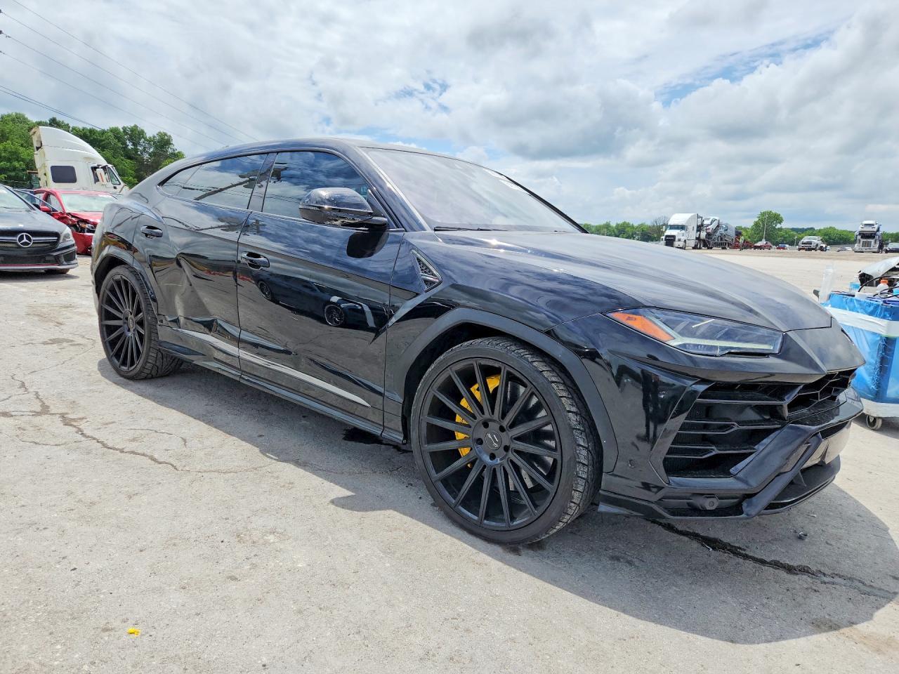 2020 Lamborghini Urus - zdjęcie 4