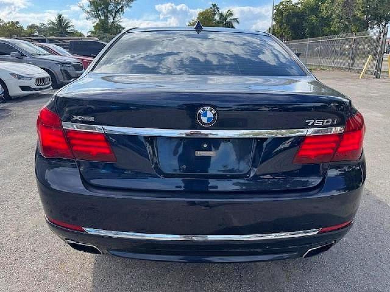 2015 BMW 750 Xi - zdjęcie 6