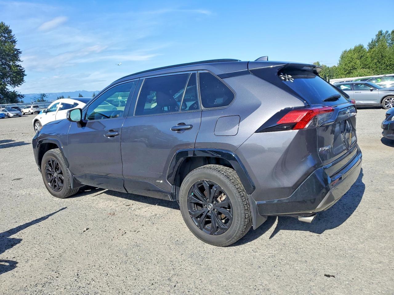 2022 Toyota Rav4 Se - zdjęcie 2