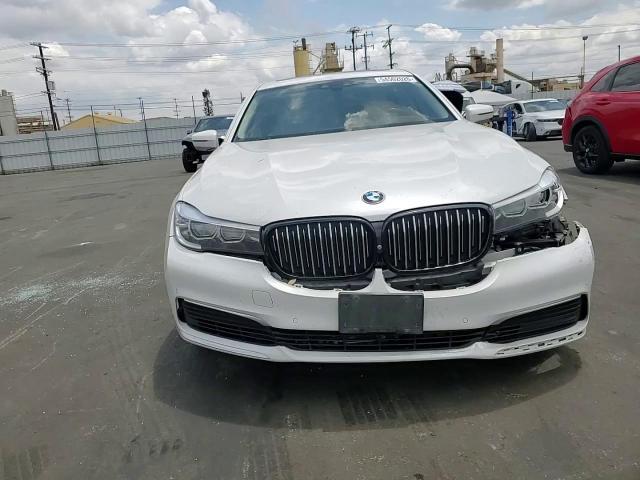 2019 BMW 740 I - zdjęcie 13