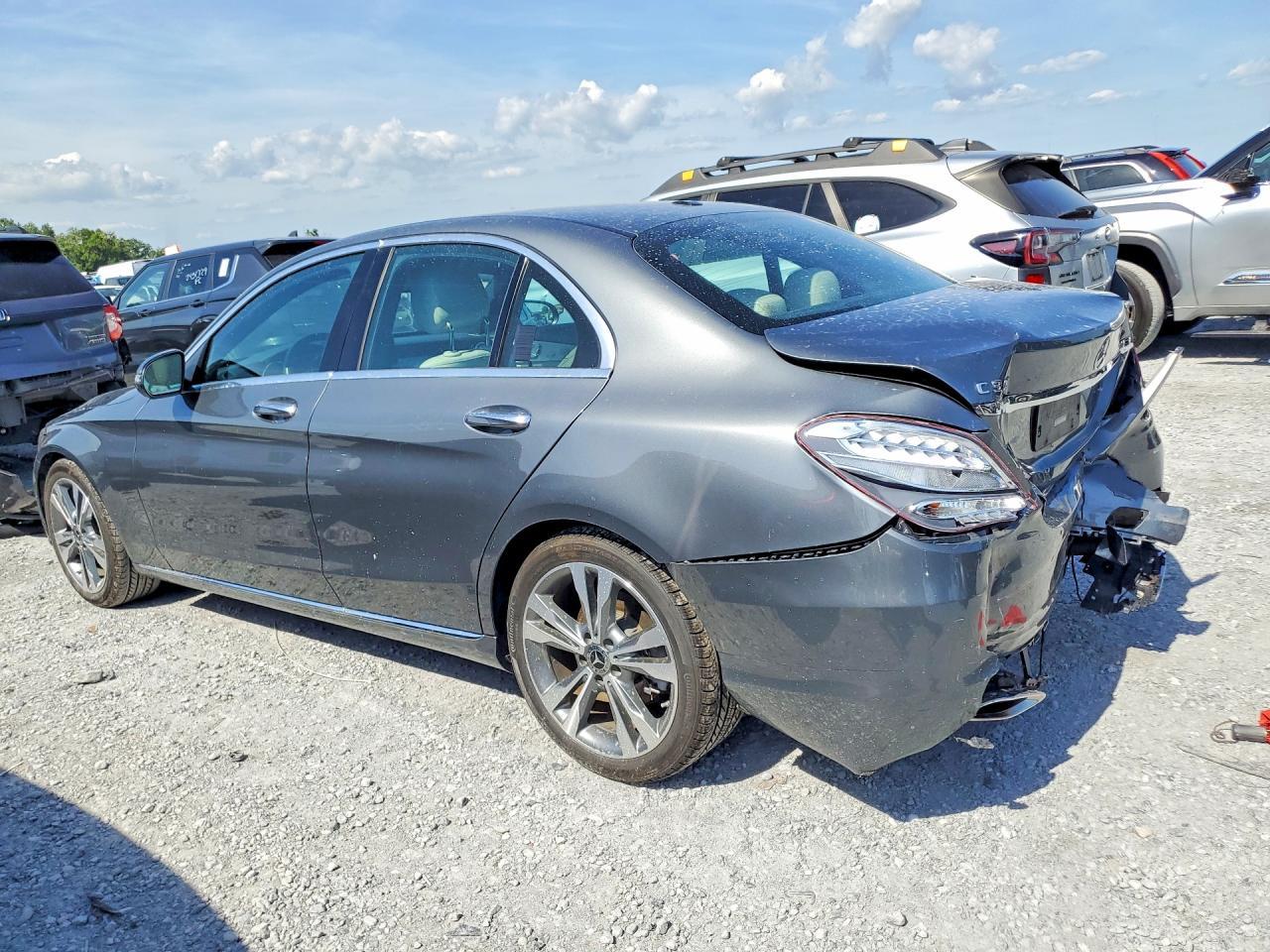 2018 Mercedes-Benz C 300 - zdjęcie 2