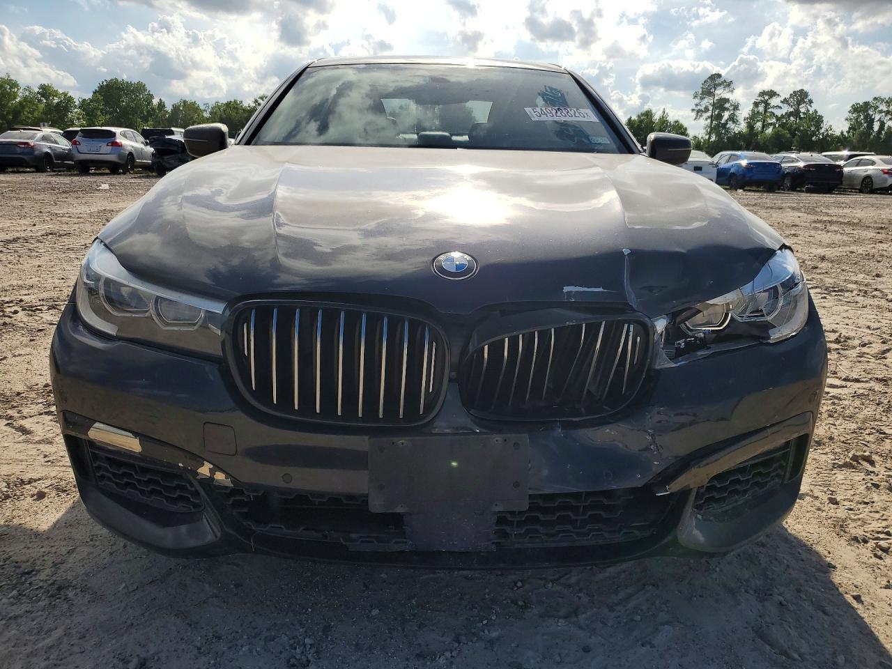2016 BMW 740 I - zdjęcie 5