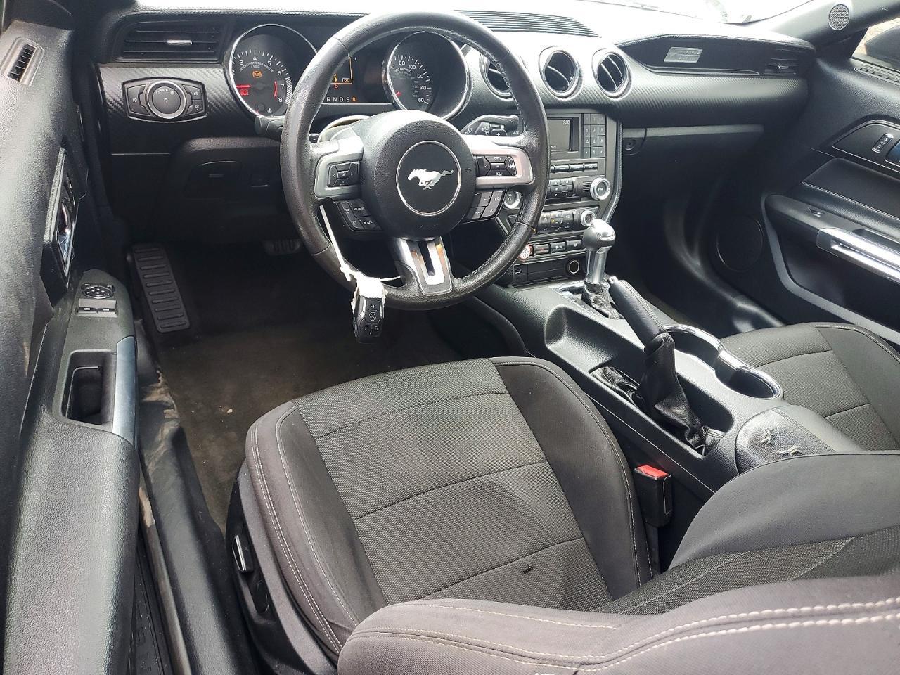 2016 Ford Mustang - zdjęcie 8