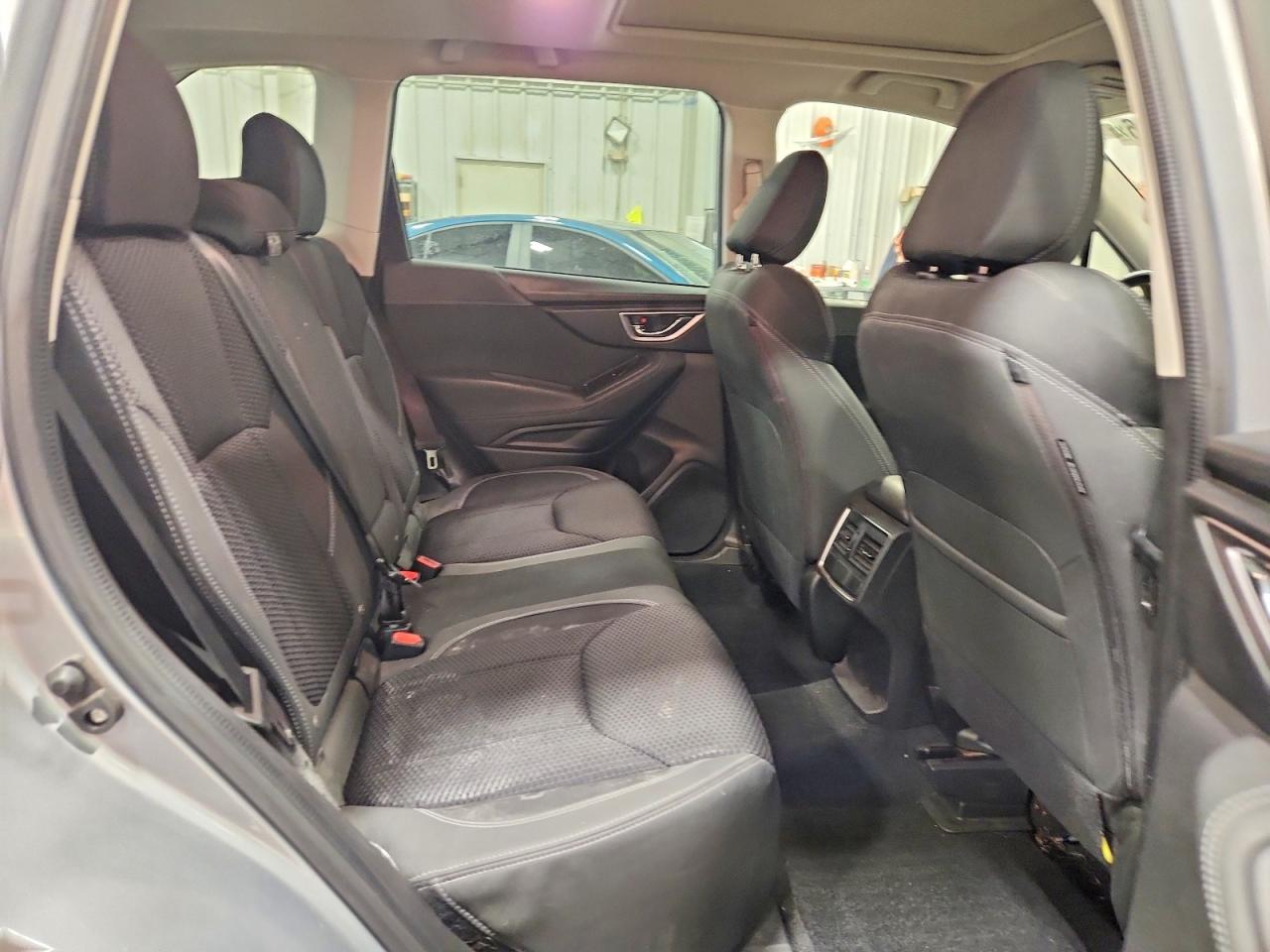 2021 Subaru Forester Premium - zdjęcie 10
