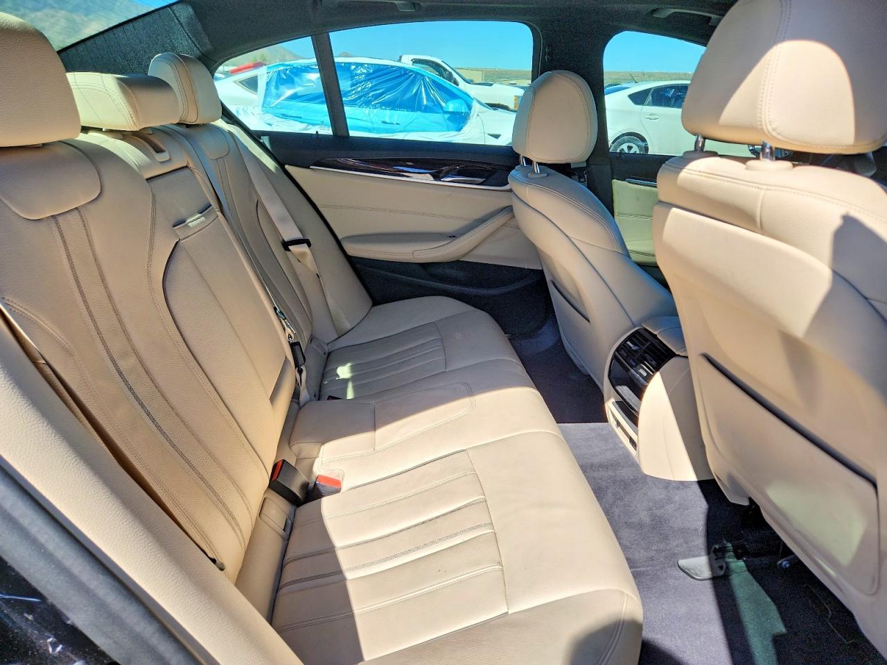 2020 BMW 530 I - zdjęcie 10