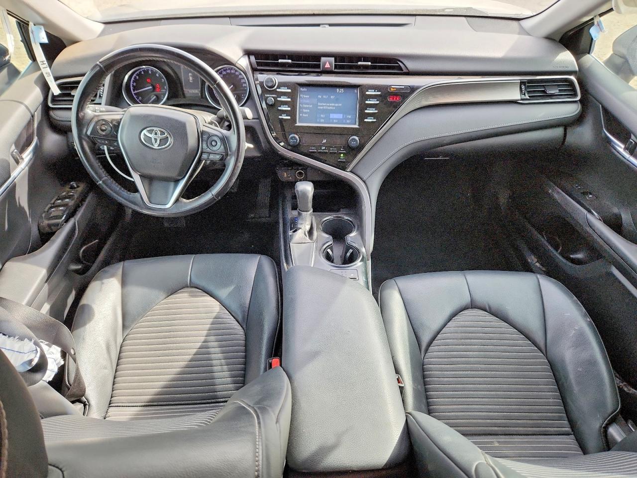 2019 Toyota Camry L - zdjęcie 8