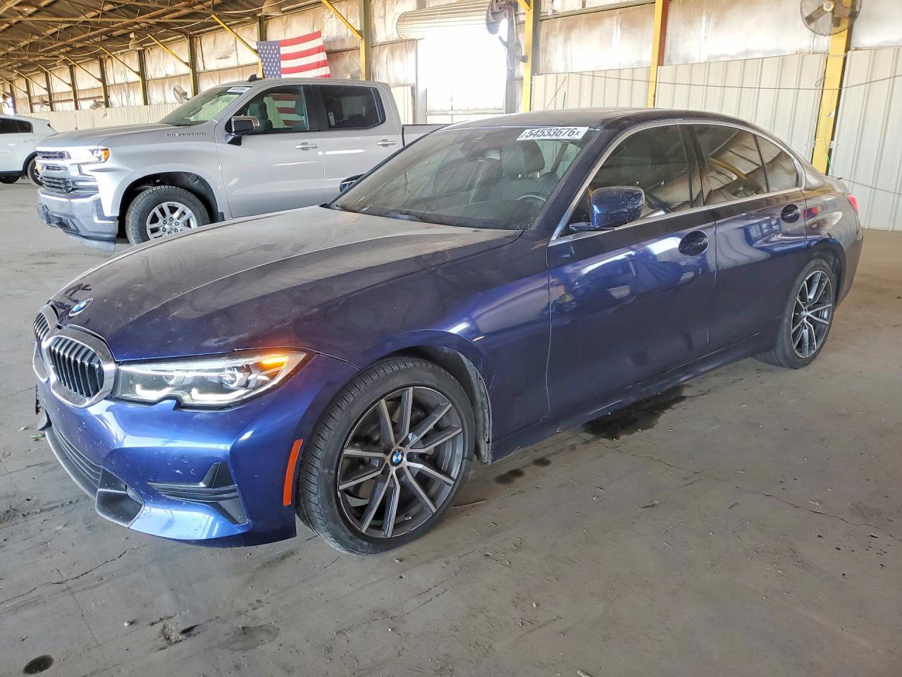 2020 BMW 330Xi - zdjęcie główne