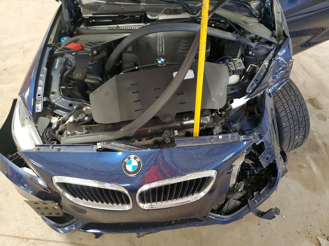 2015 BMW 228 Xi - zdjęcie 11