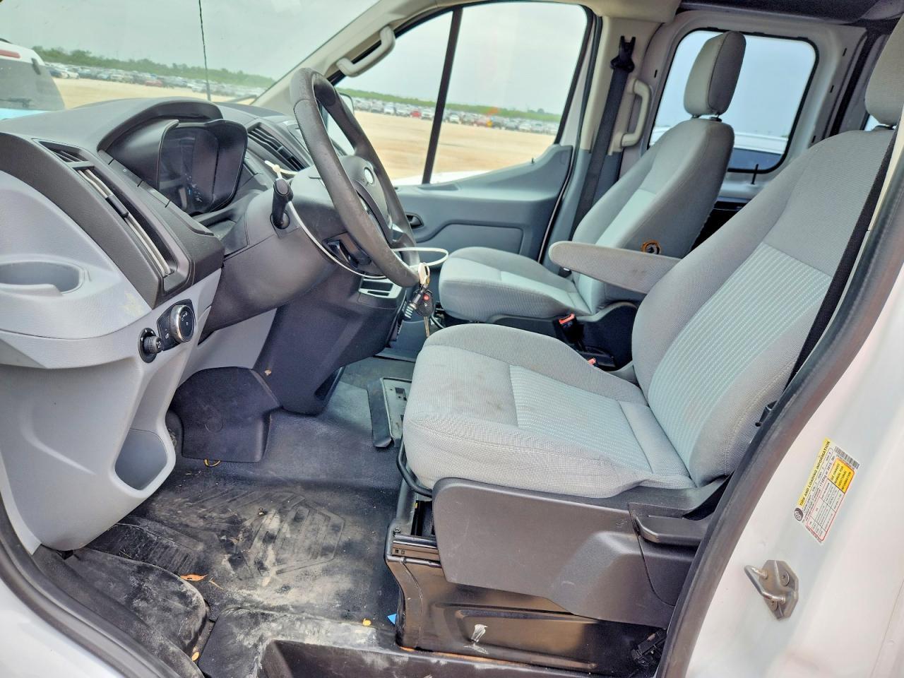 2016 Ford Transit T-250 - zdjęcie 7