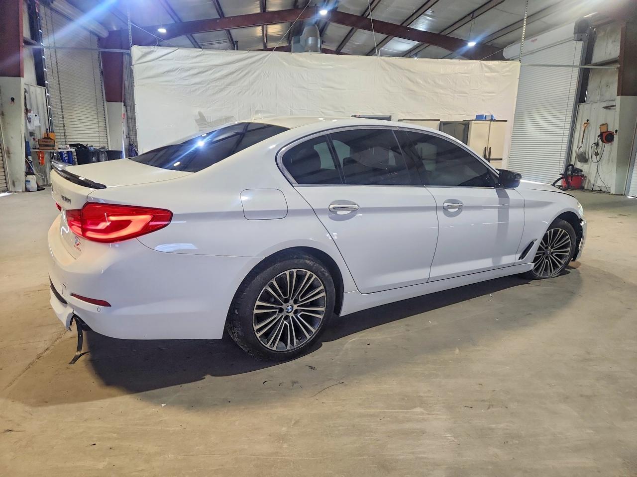 2018 BMW 530 Xi - zdjęcie 3