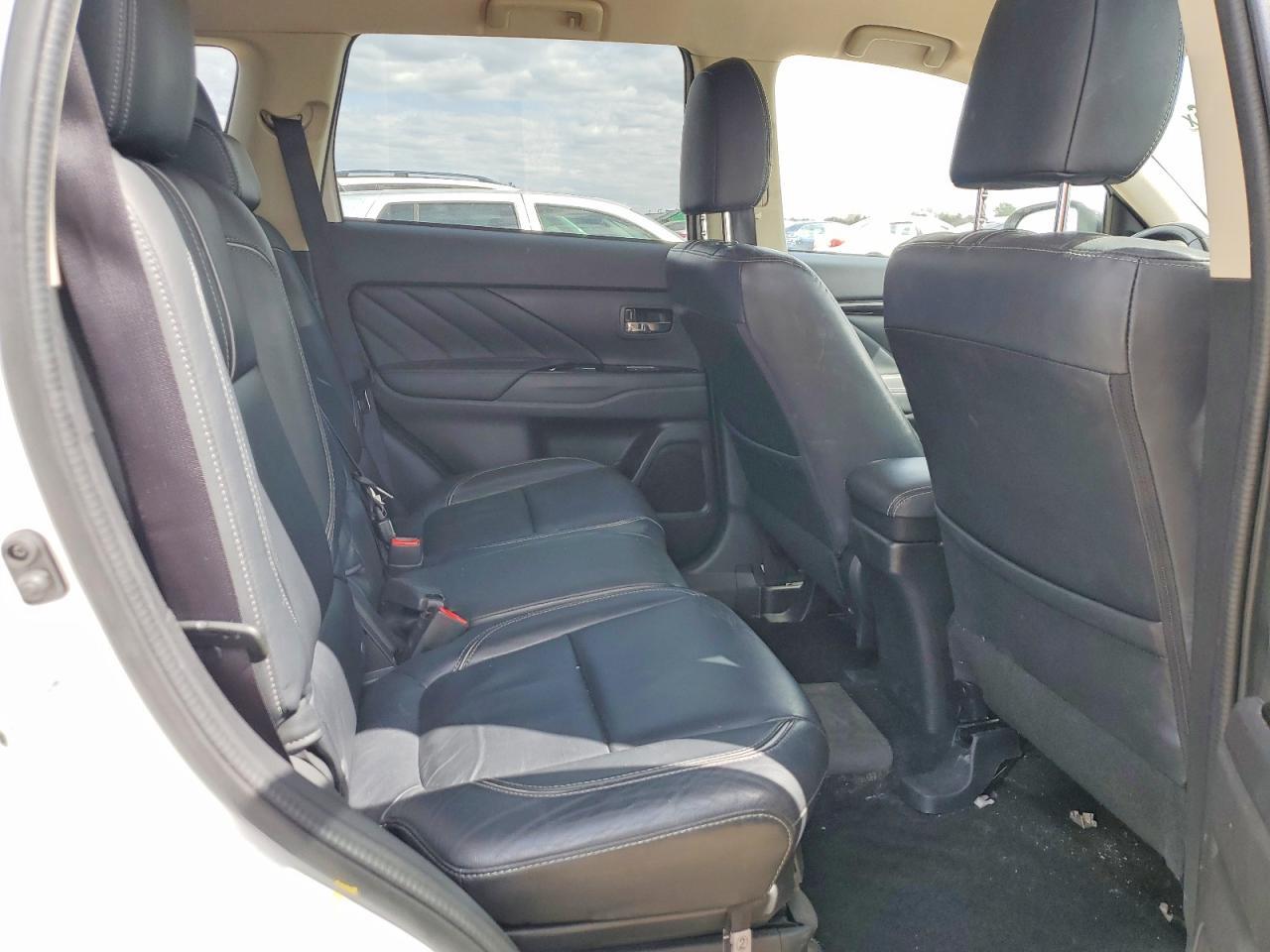 2018 Mitsubishi Outlander Se - zdjęcie 10
