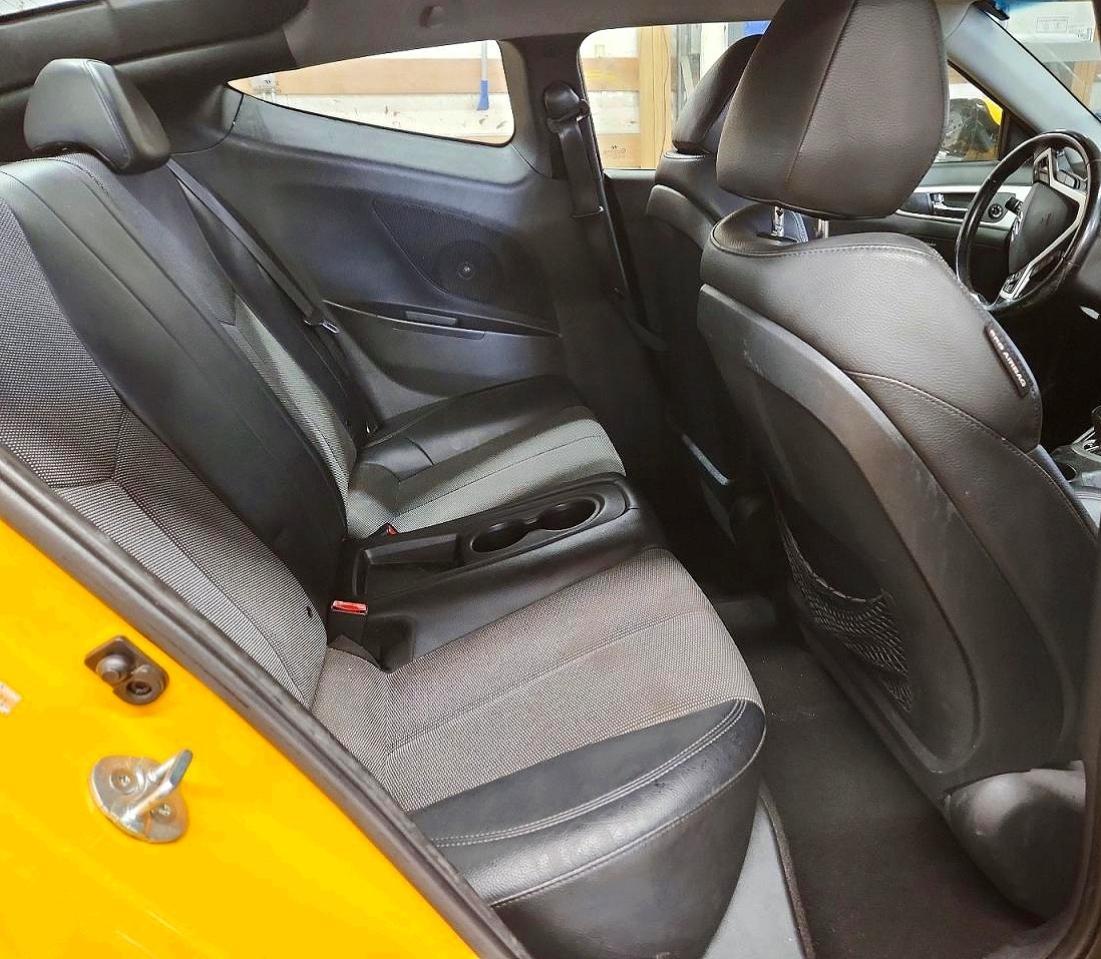 2014 Hyundai Veloster Base - zdjęcie 10