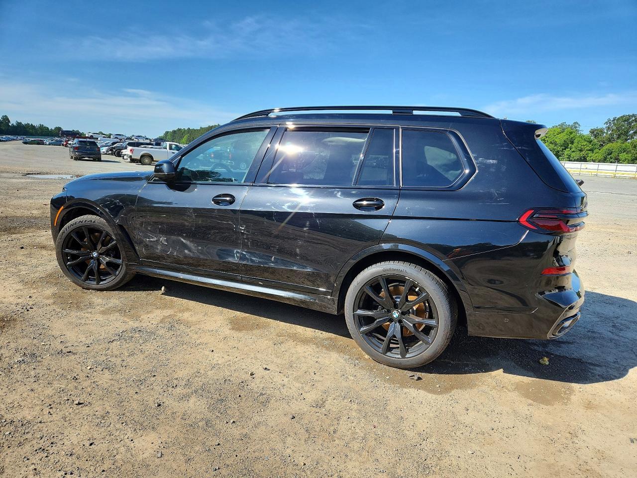 2025 BMW X7 xDrive40I - zdjęcie 2