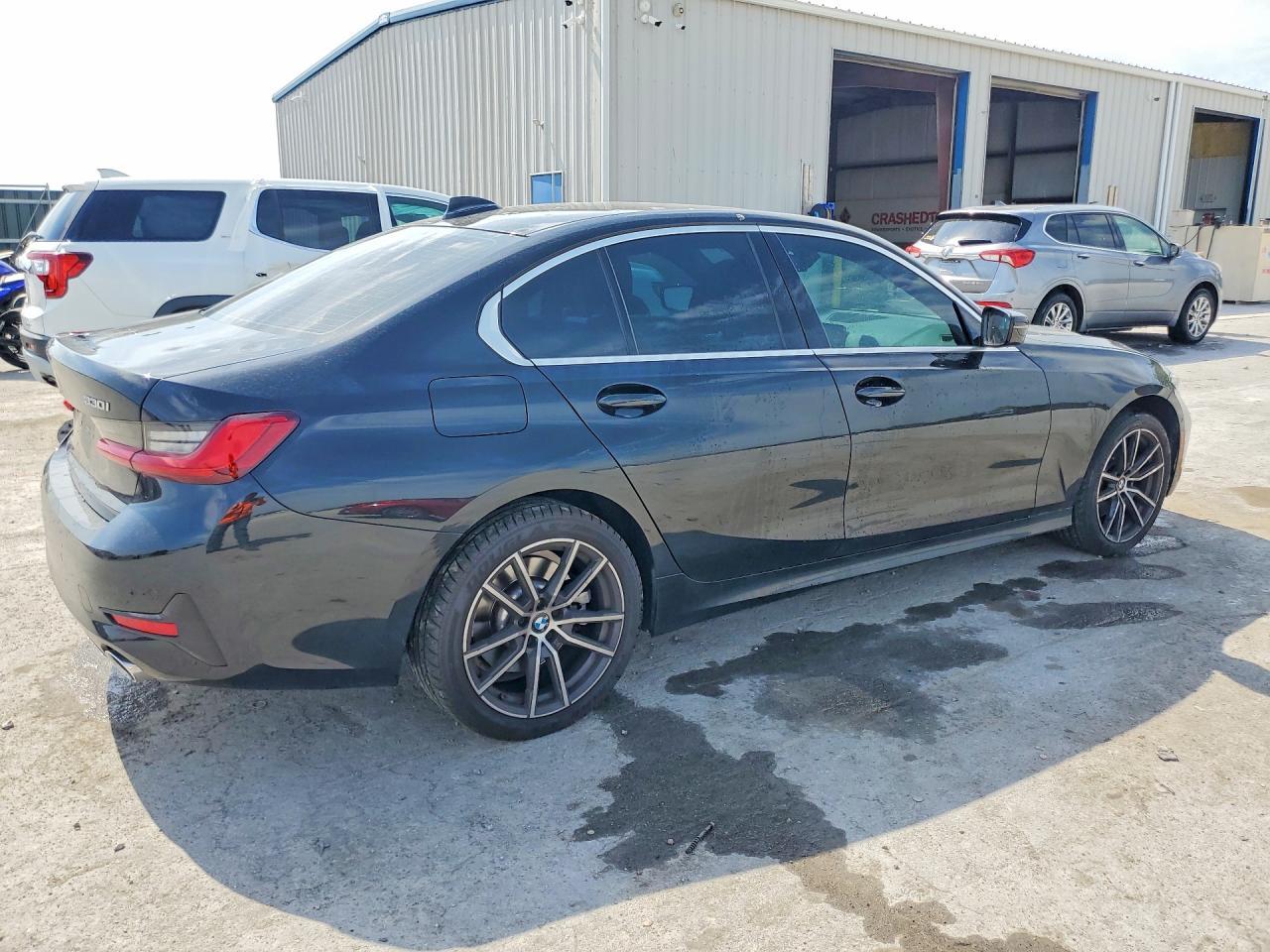 2021 BMW 330Xi - zdjęcie 3