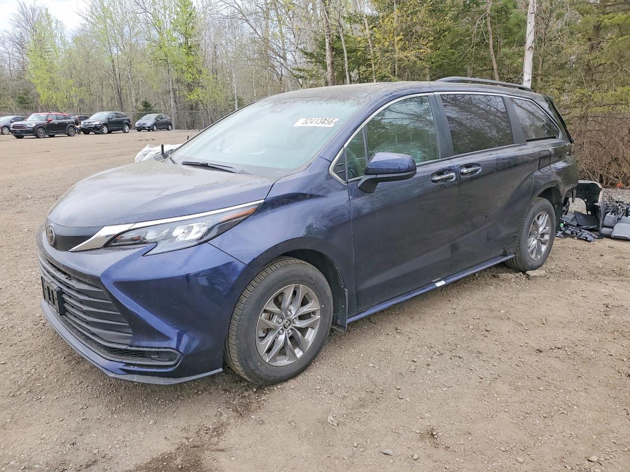 2026 Toyota Sienna Le - zdjęcie główne