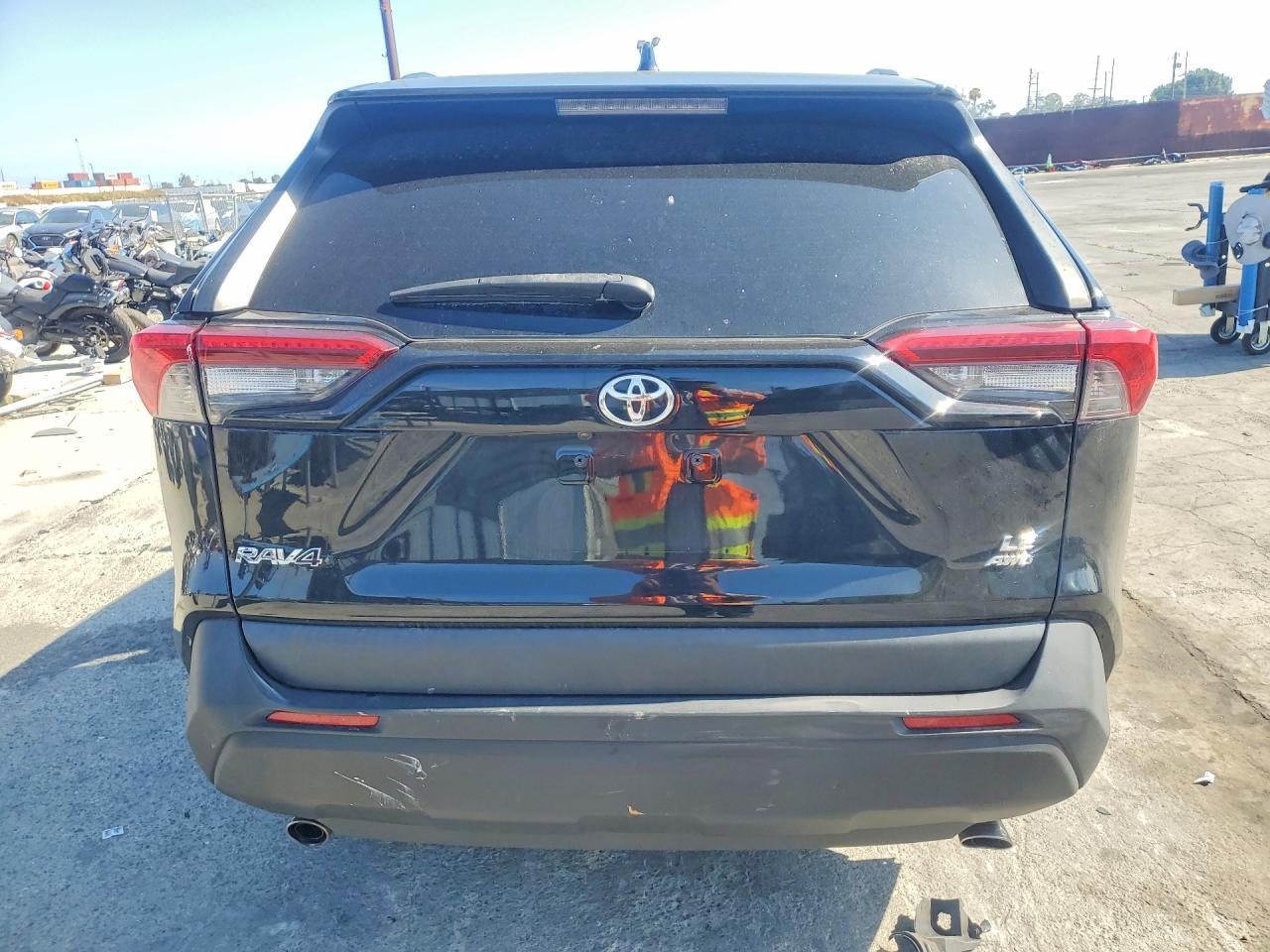 2019 Toyota Rav4 Le - zdjęcie 6