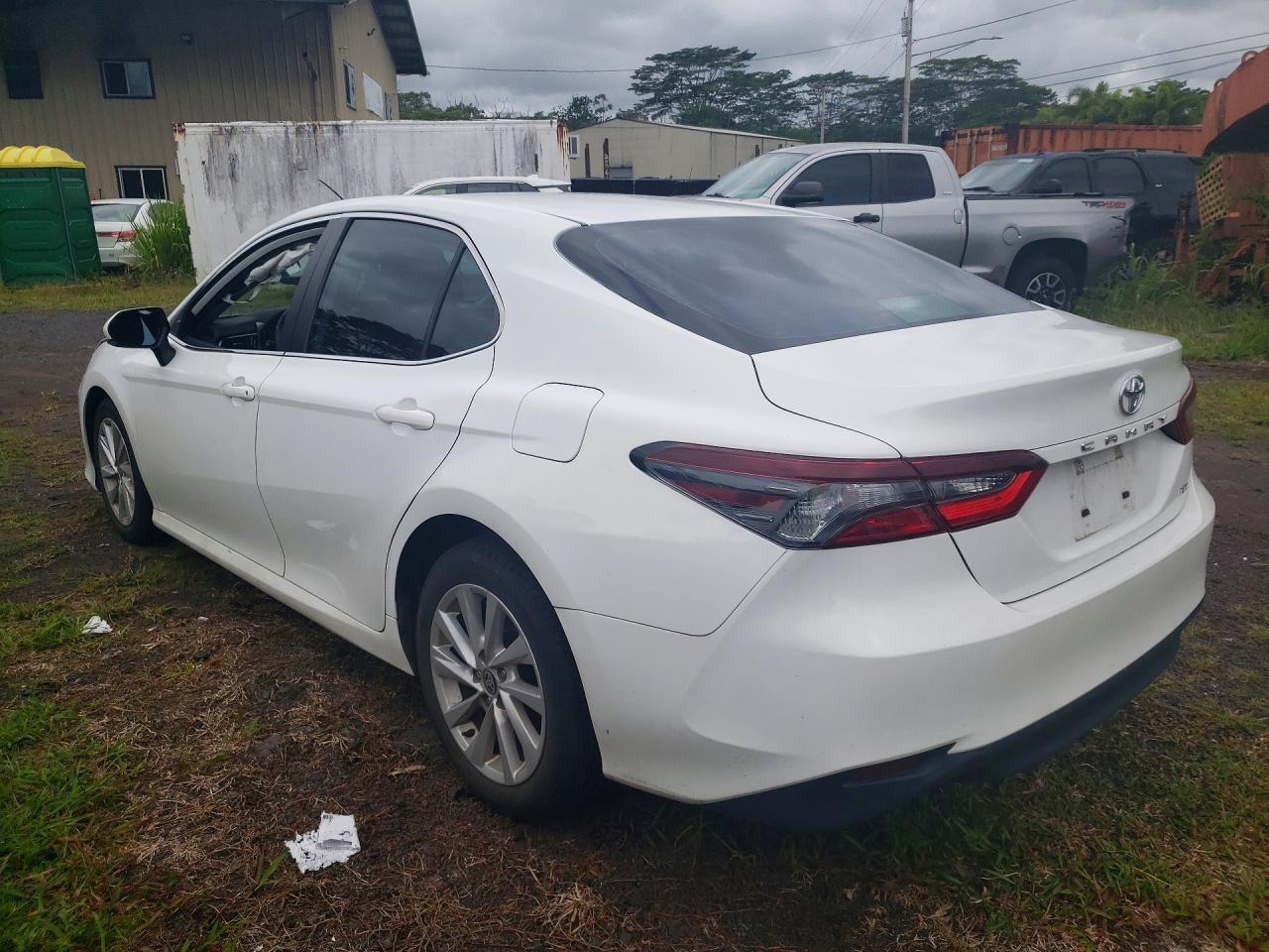 2023 Toyota Camry Le - zdjęcie 2