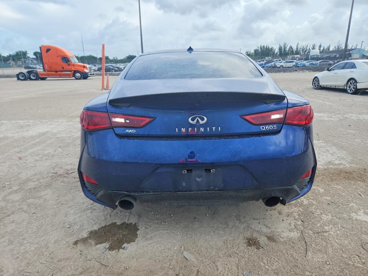 2019 Infiniti Q60 Red Sport 400 - zdjęcie 6