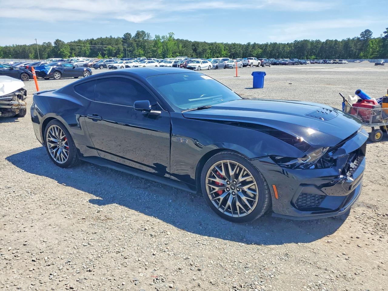 2024 Ford Mustang Gt - zdjęcie 4