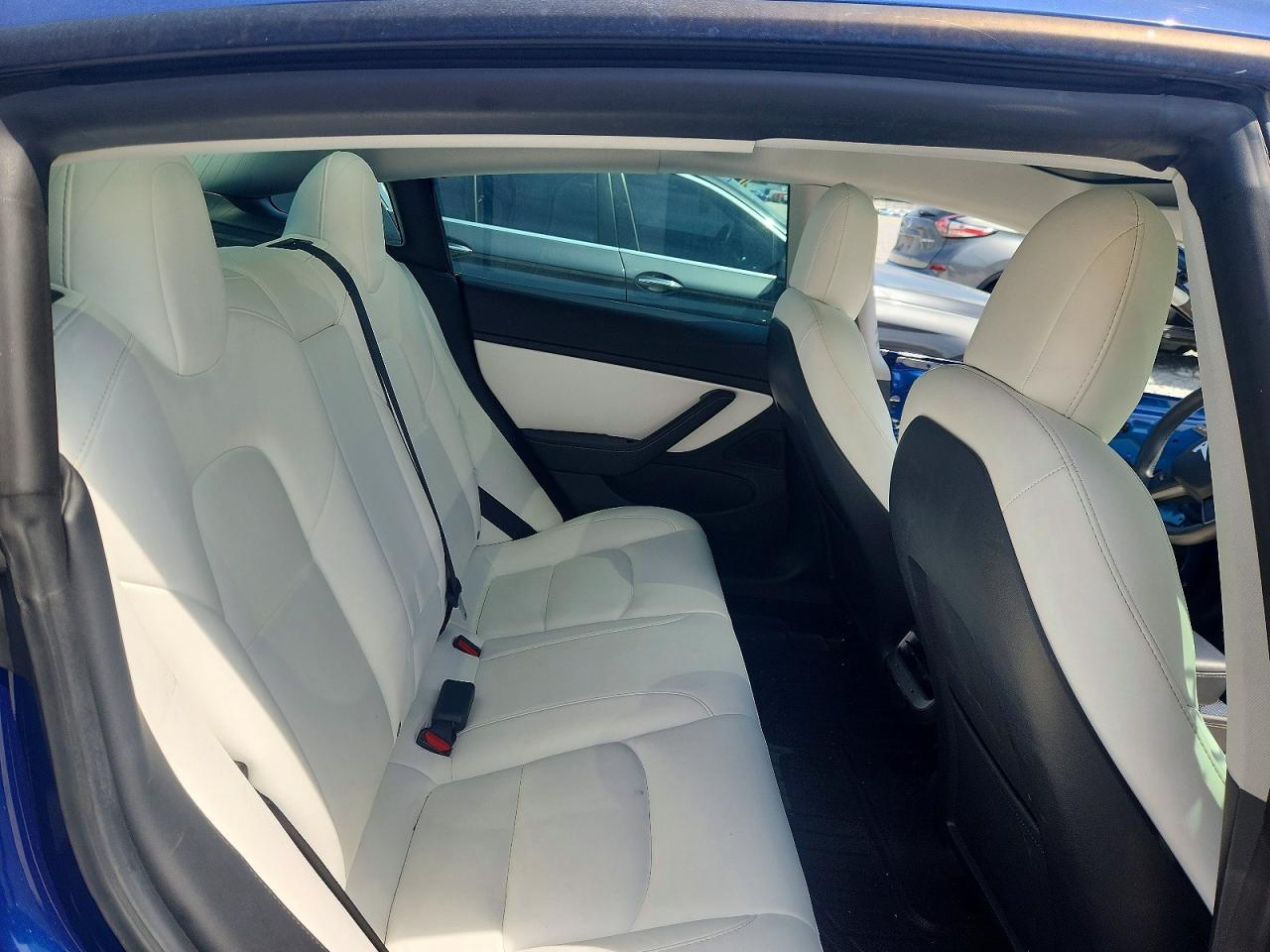2021 Tesla Model 3 - zdjęcie 10