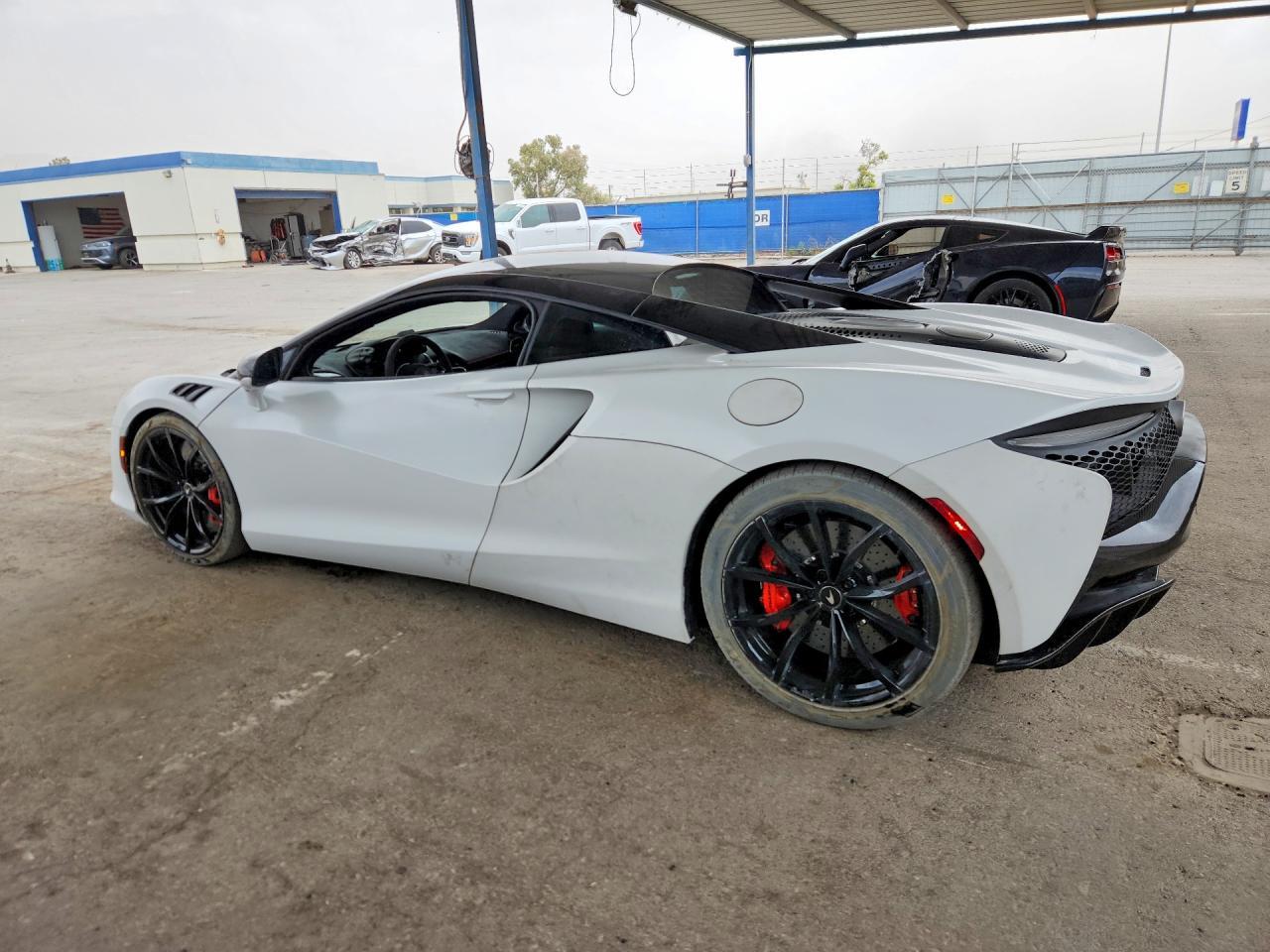 2023 Mclaren Automotive Artura - zdjęcie 2
