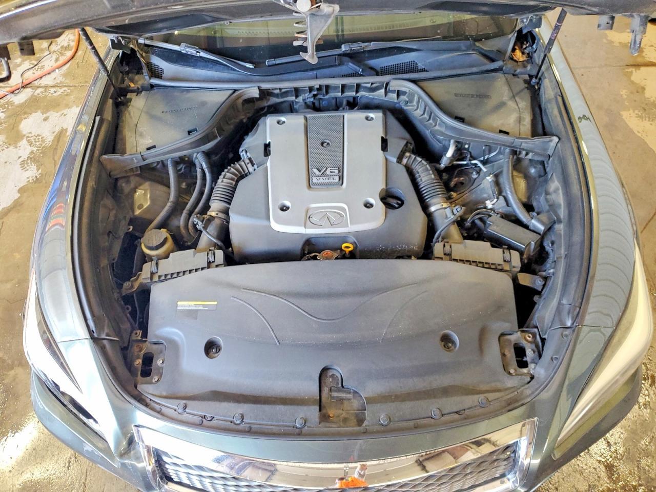 2015 Infiniti Q70 3.7 - zdjęcie 11