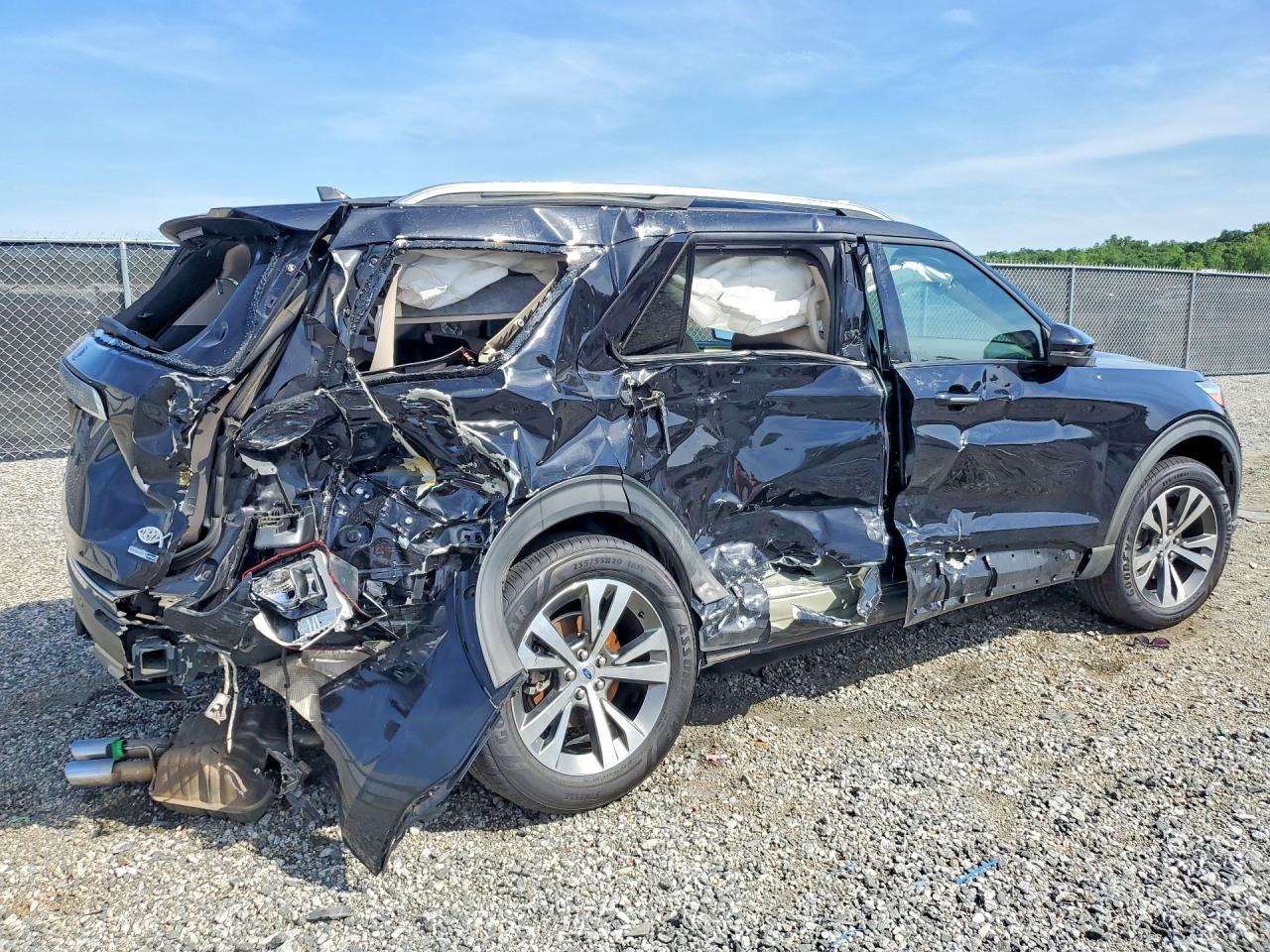 2020 Ford Explorer Platinum - zdjęcie 5