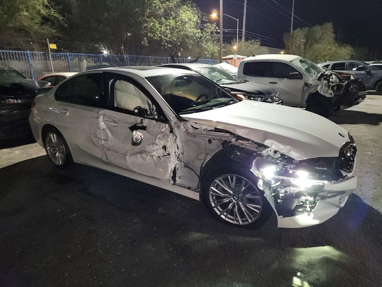 2023 BMW 330I - zdjęcie 4