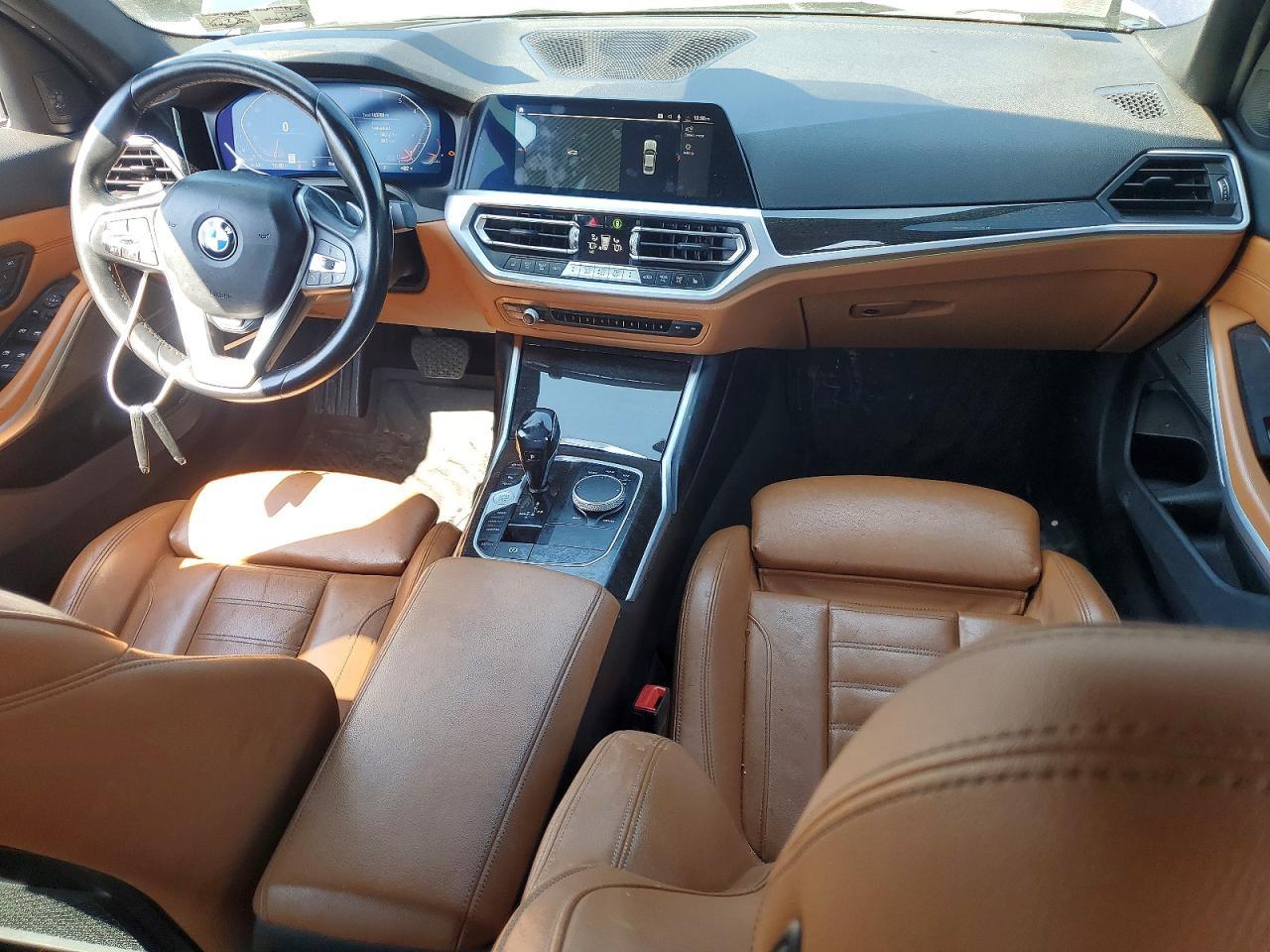 2020 BMW Seria 3 330i - zdjęcie 8