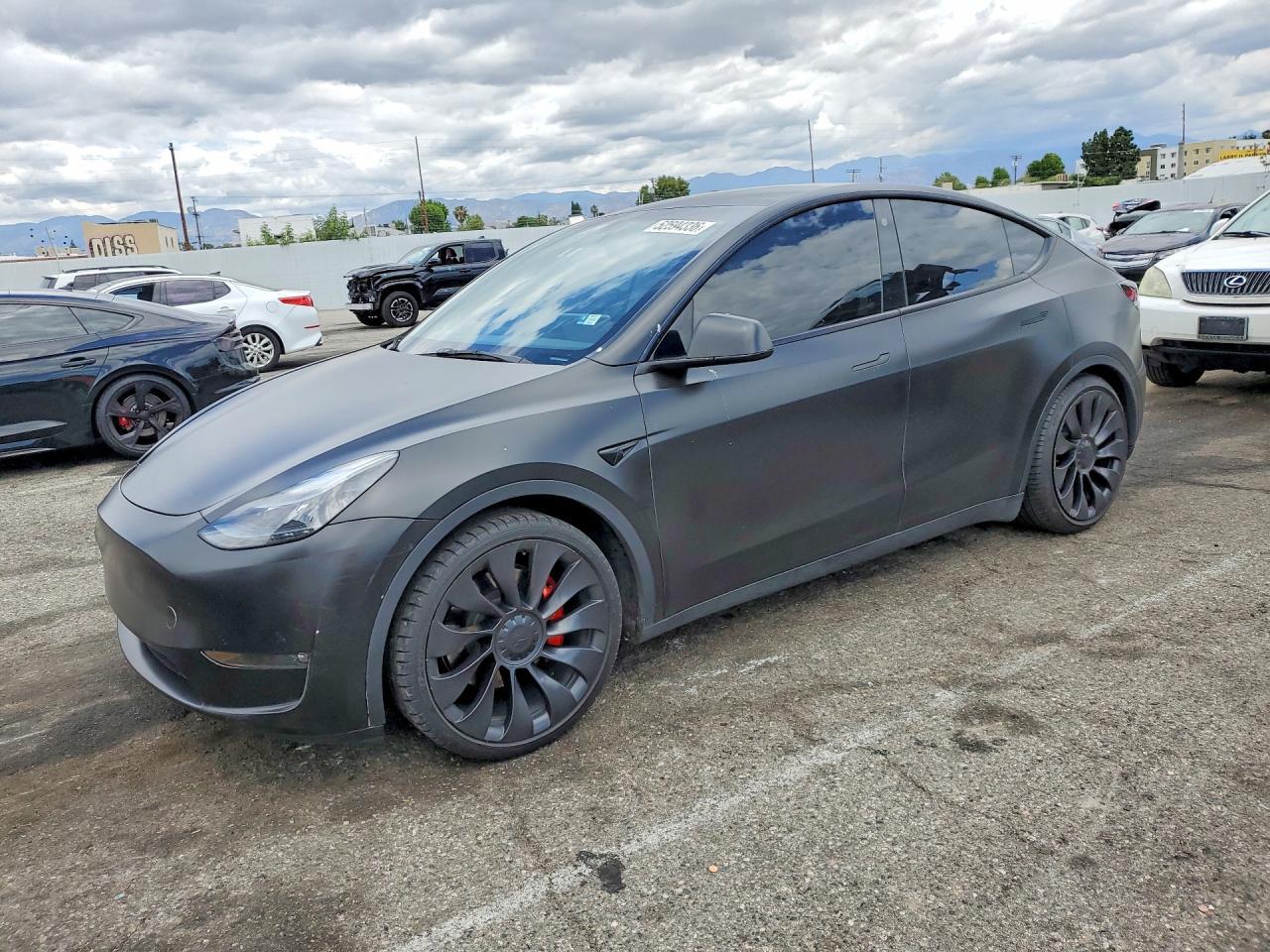 2023 Tesla Model Y - zdjęcie główne