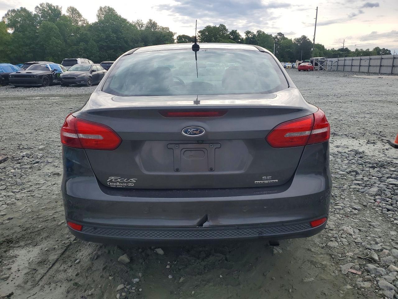 2016 Ford Focus Se - zdjęcie 6