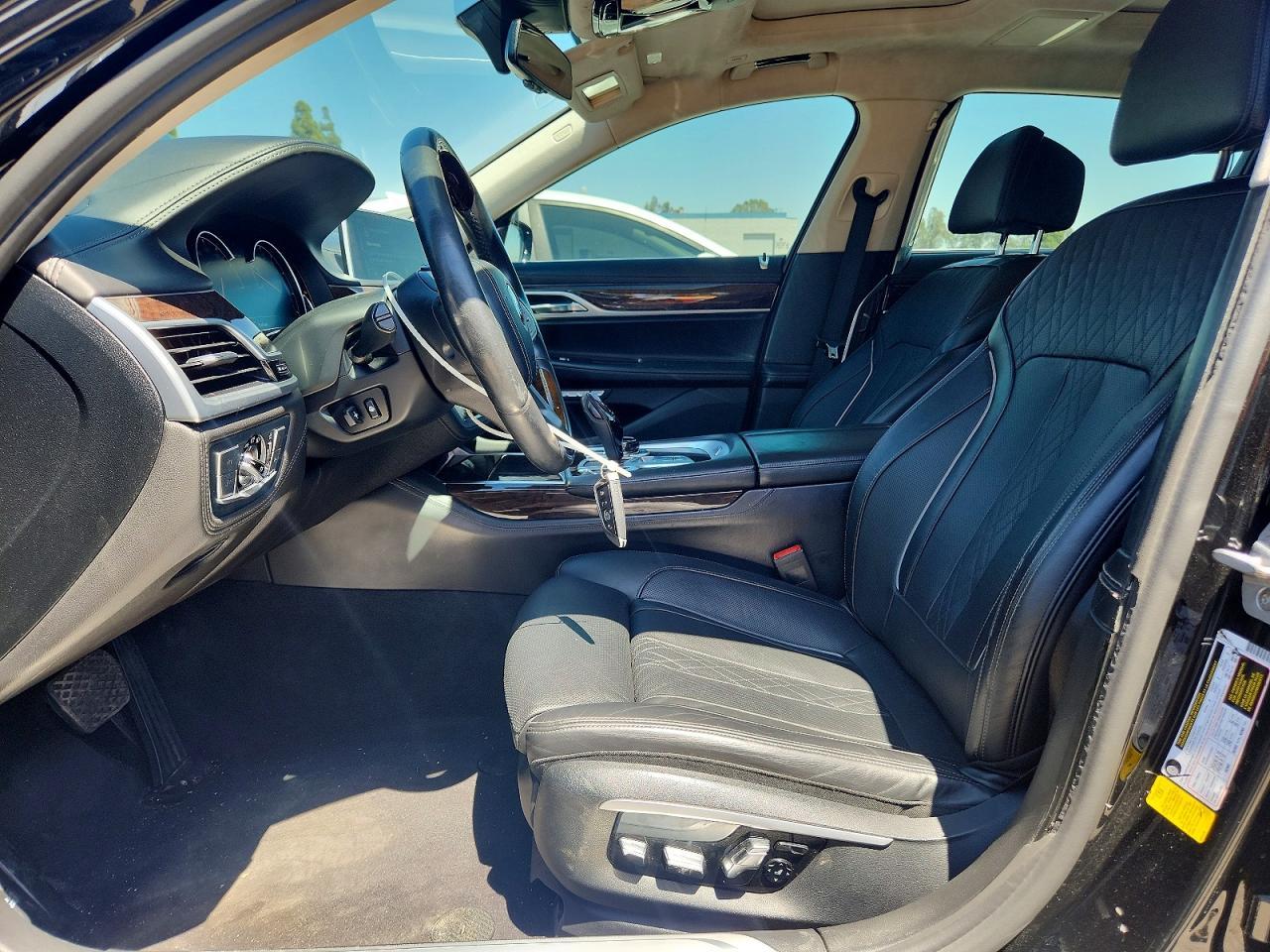 2016 BMW 750 I - zdjęcie 7