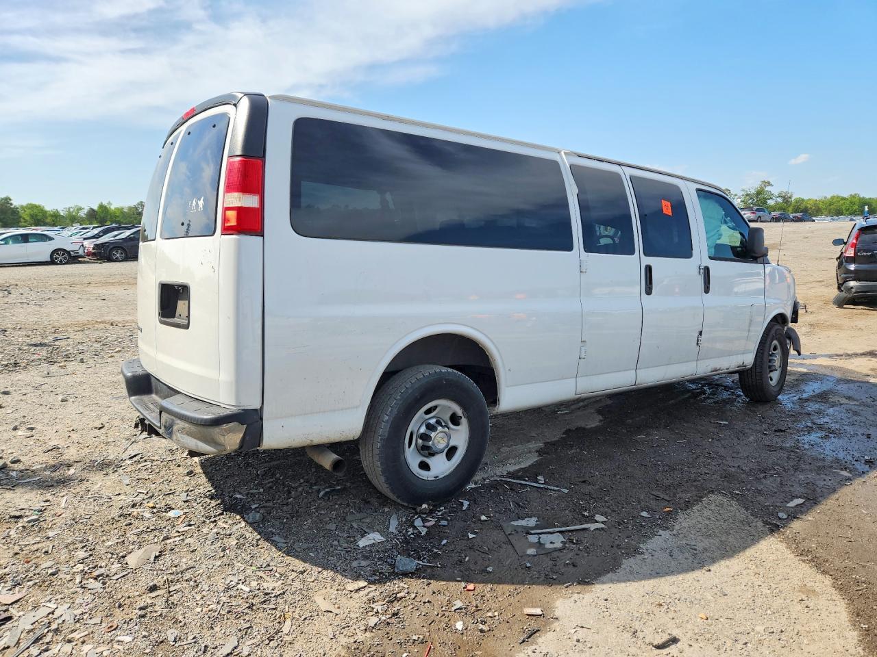 2013 Chevrolet Express - zdjęcie 3