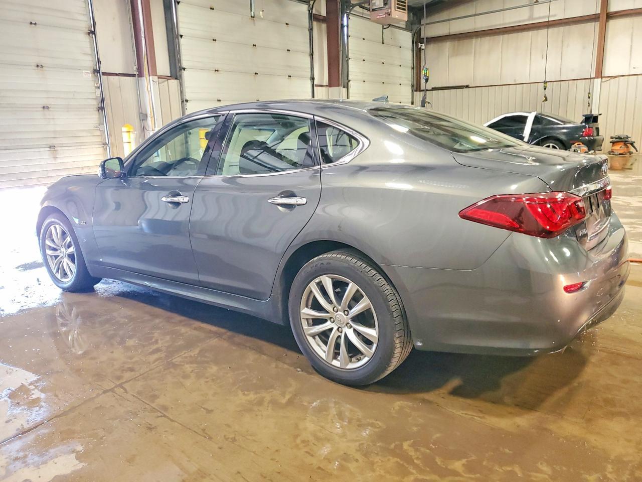 2015 Infiniti Q70 3.7 - zdjęcie 2