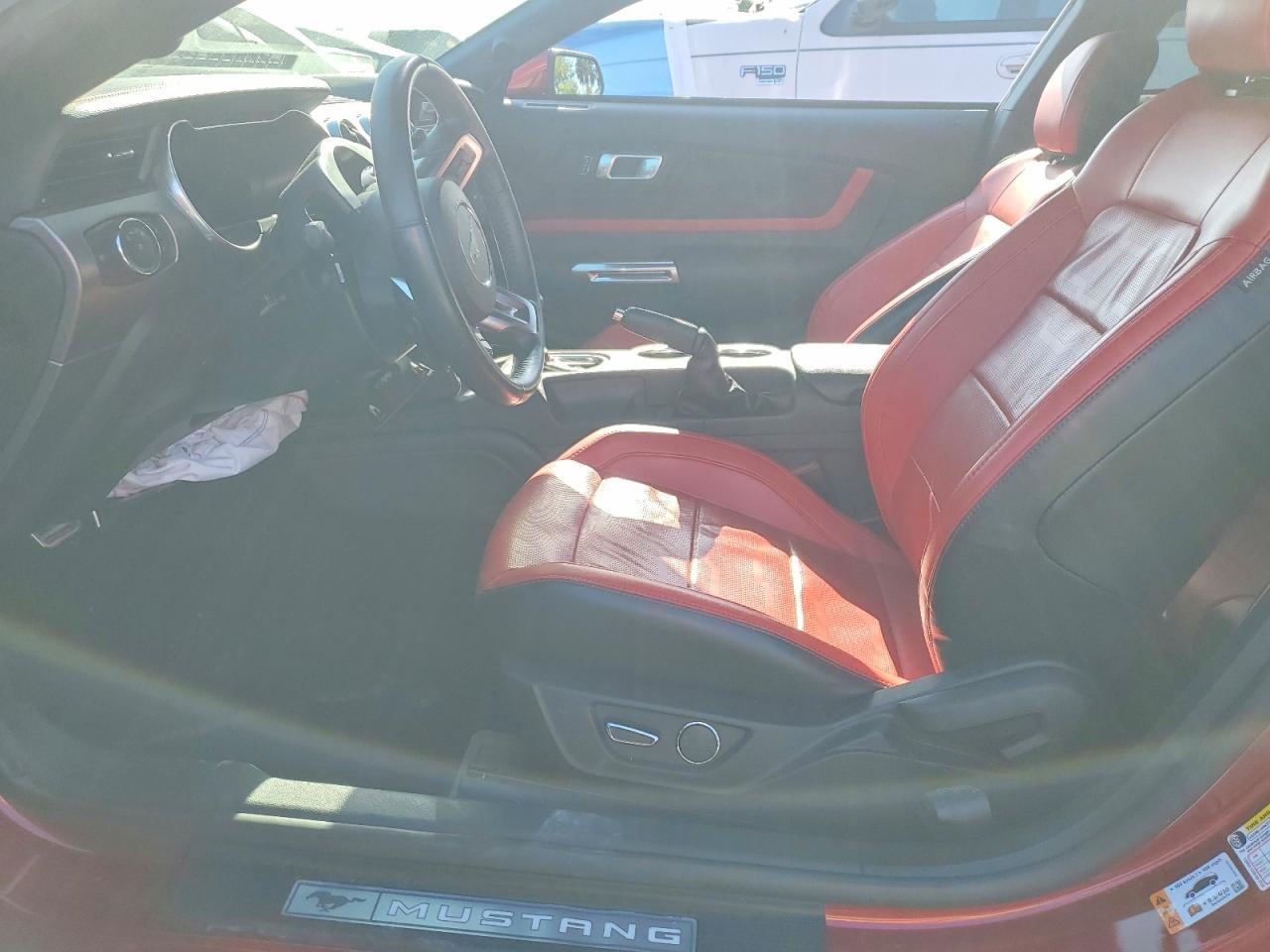 2019 Ford Mustang - zdjęcie 7