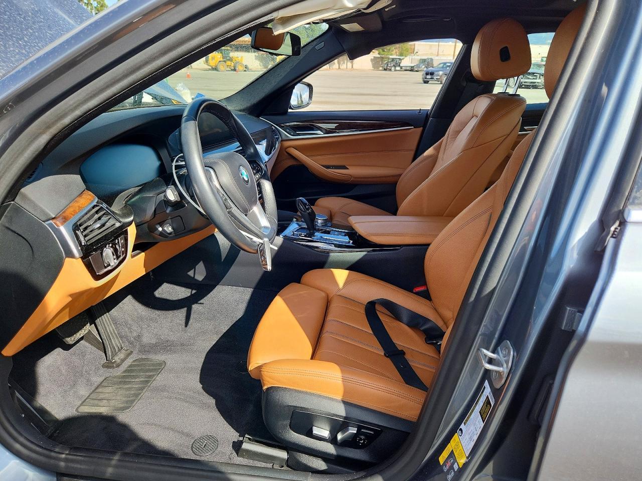 2020 BMW 530E - zdjęcie 7