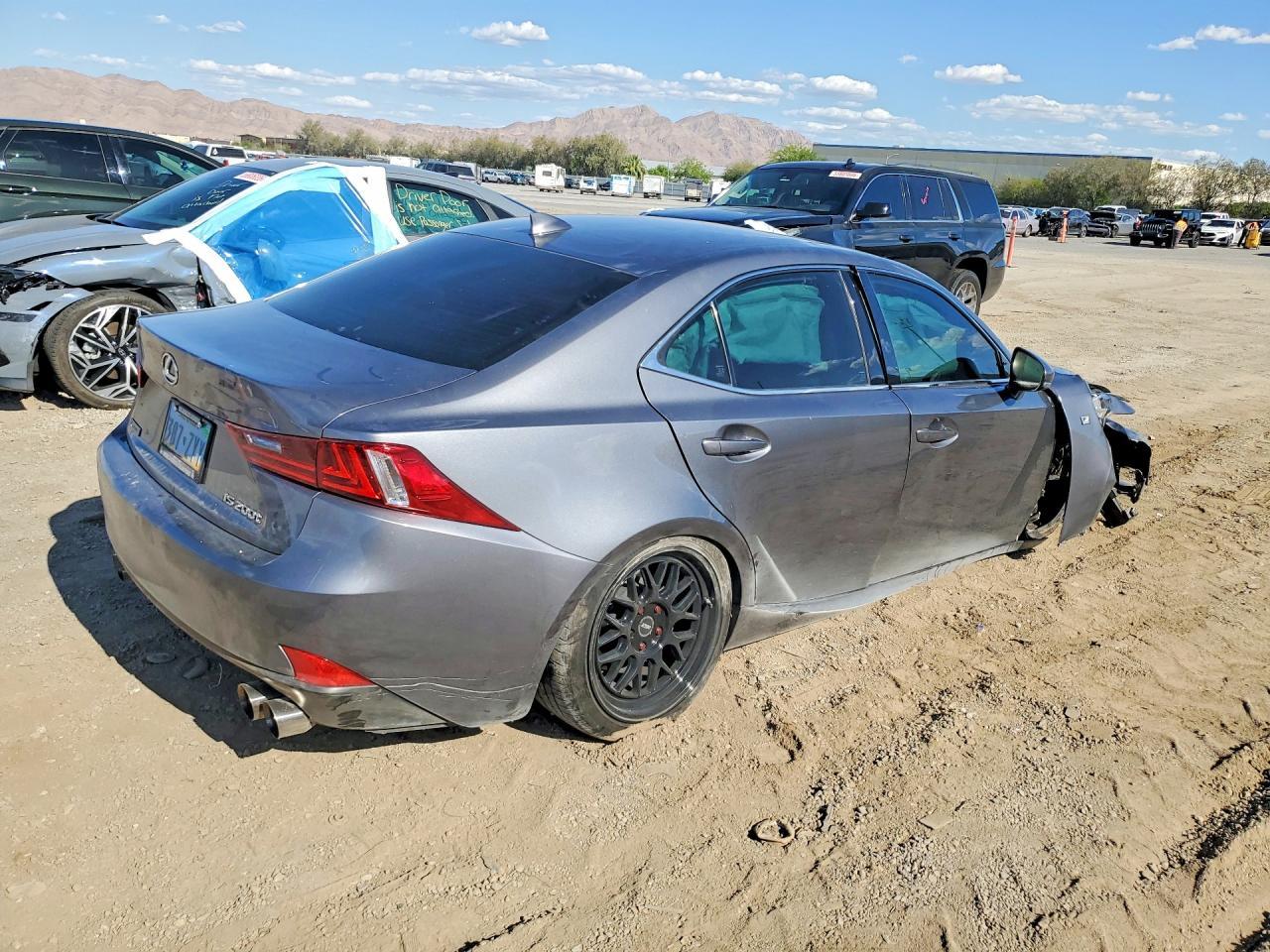 2016 Lexus Is 200T - zdjęcie 3