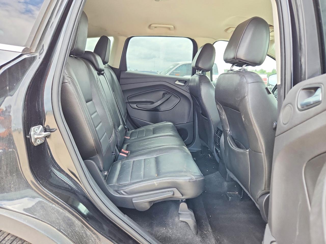 2015 Ford Escape Titanium - zdjęcie 11