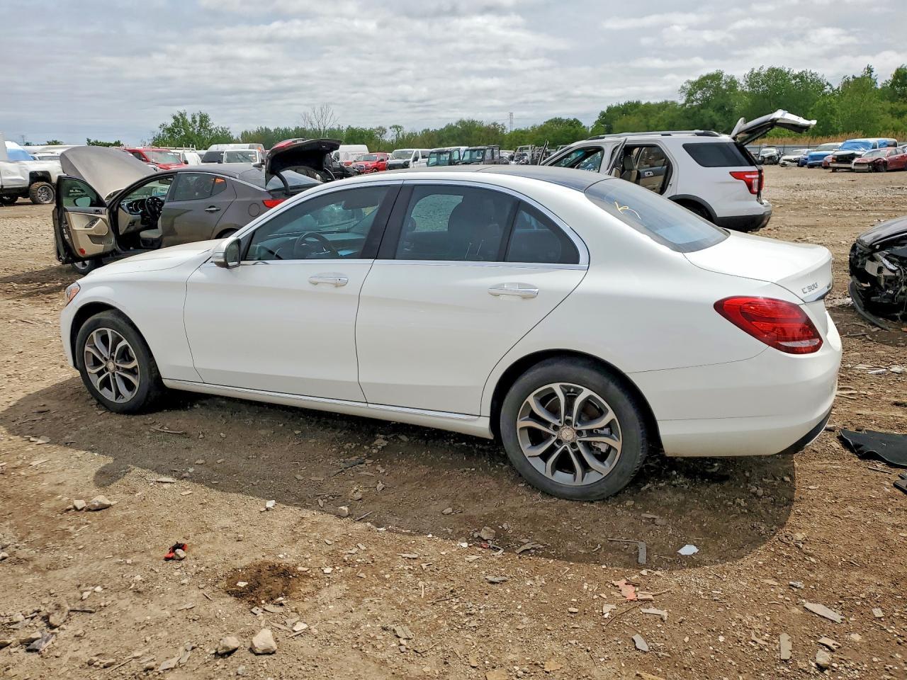 2015 Mercedes-Benz C 300 4Matic - zdjęcie 2