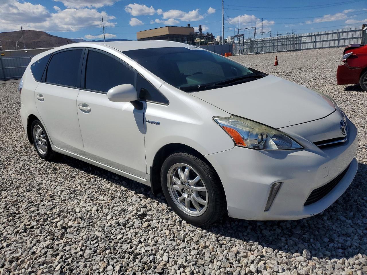 2014 Toyota Prius V Three - zdjęcie 4