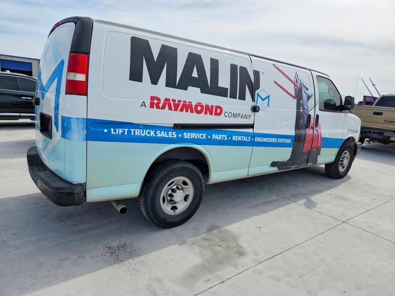 2017 Chev Express G3500 - zdjęcie 3