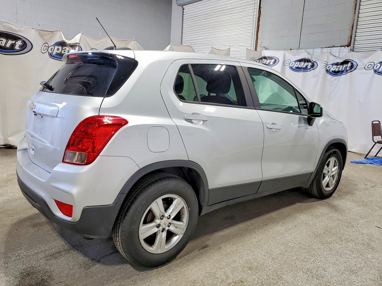 2020 Chevrolet Trax Ls - zdjęcie 3