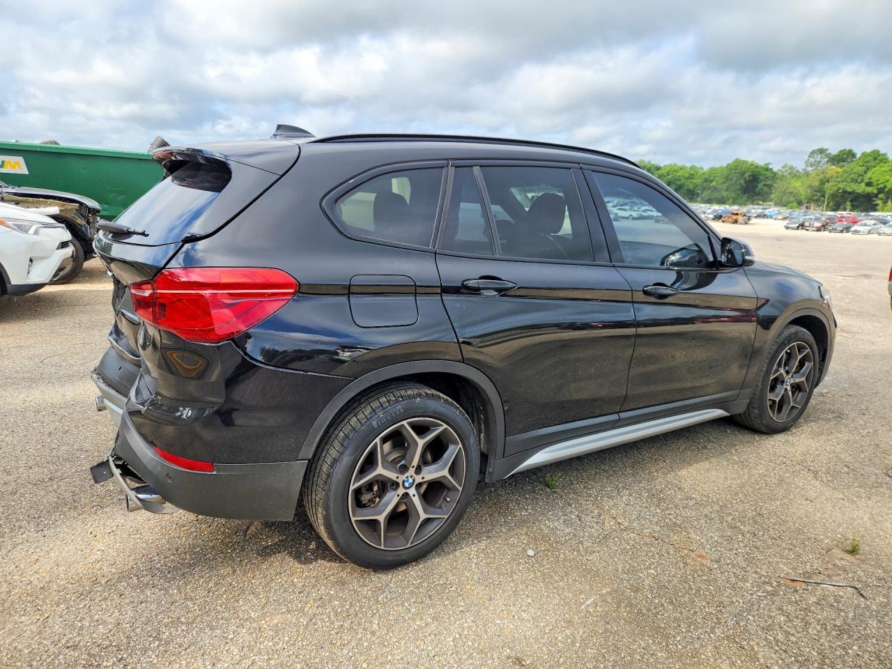 2017 BMW X1 Sdrive28I - zdjęcie 3