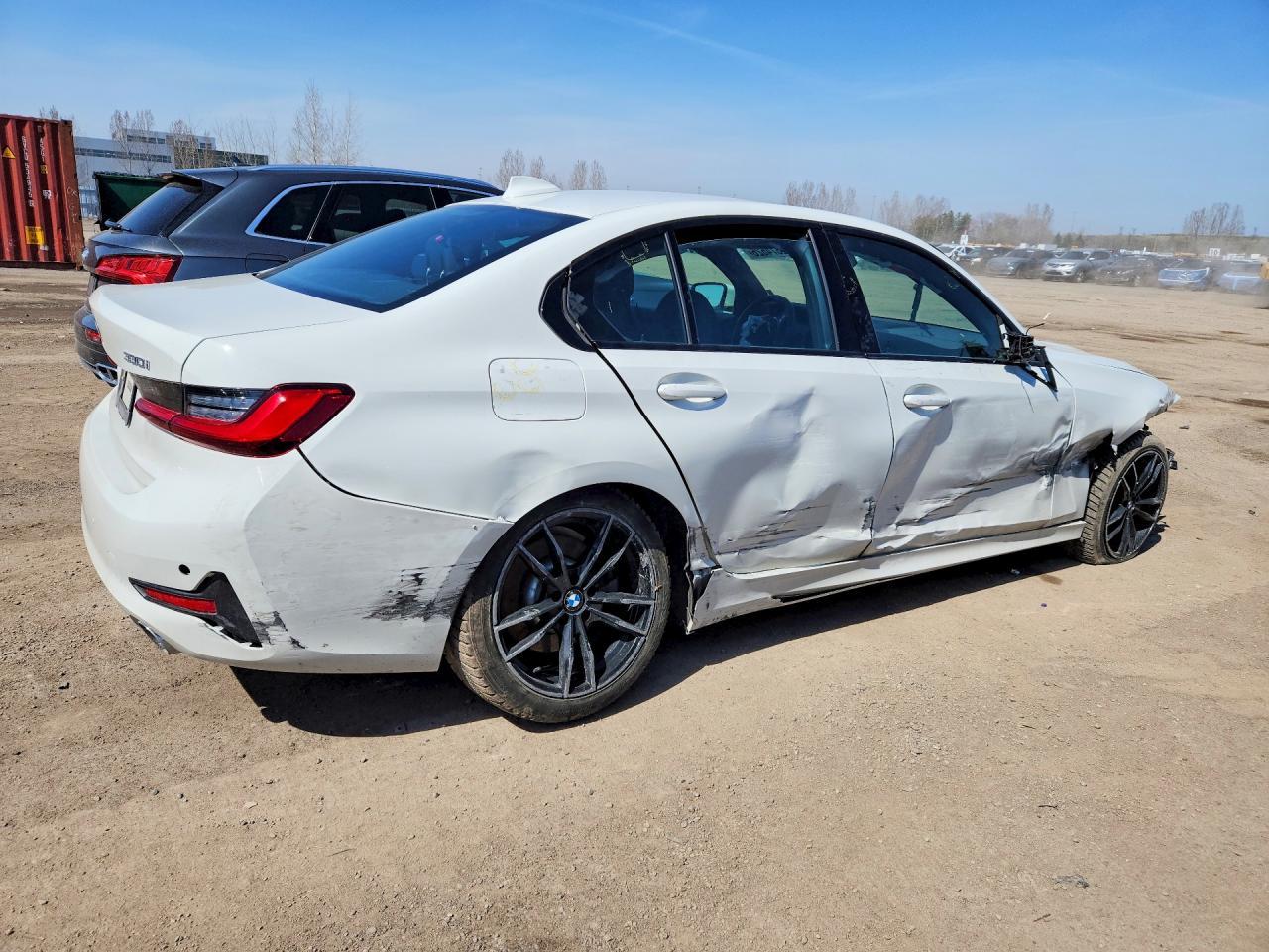 2021 BMW 330Xi - zdjęcie 3