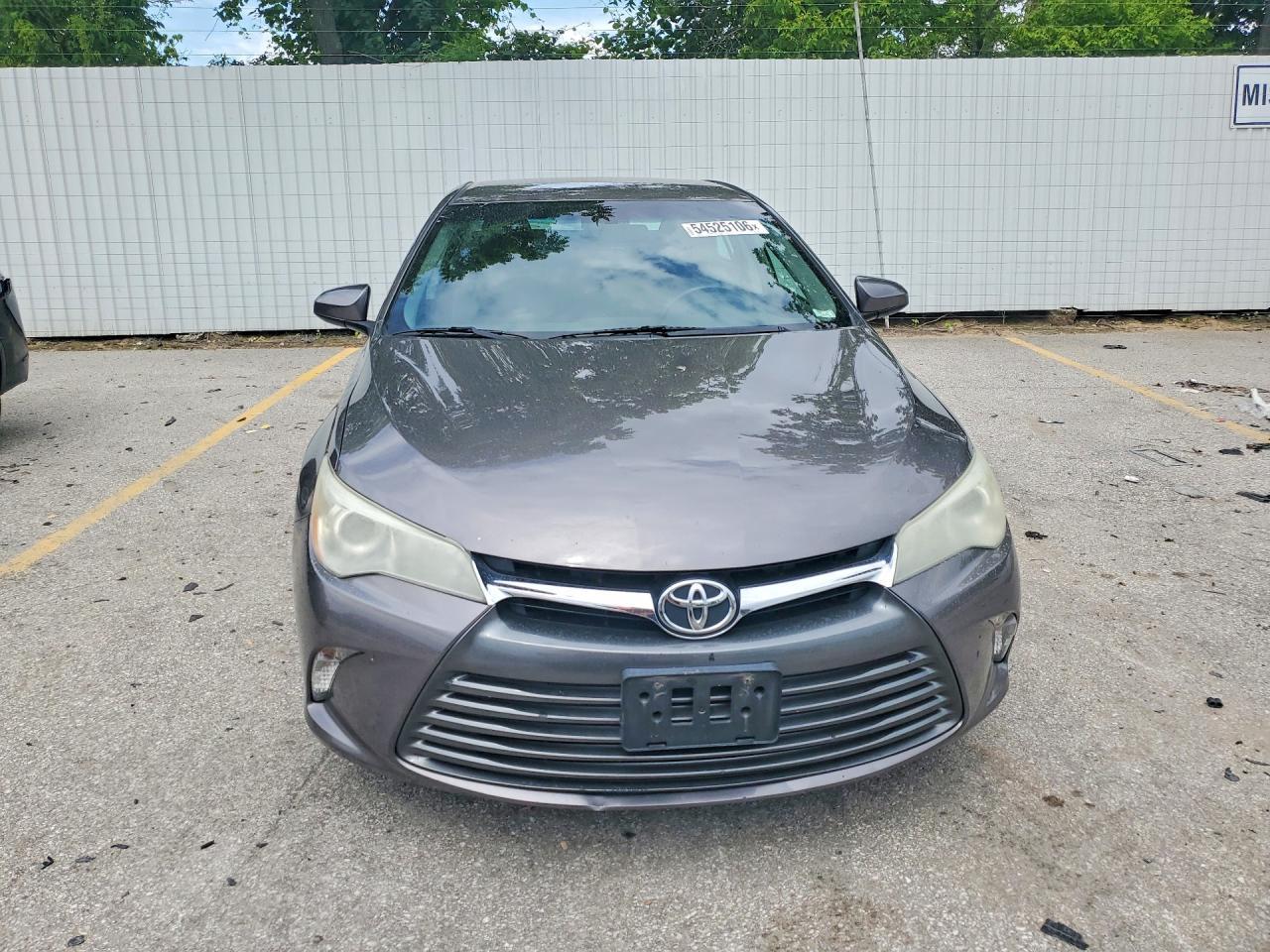 2016 Toyota Camry Le - zdjęcie 5