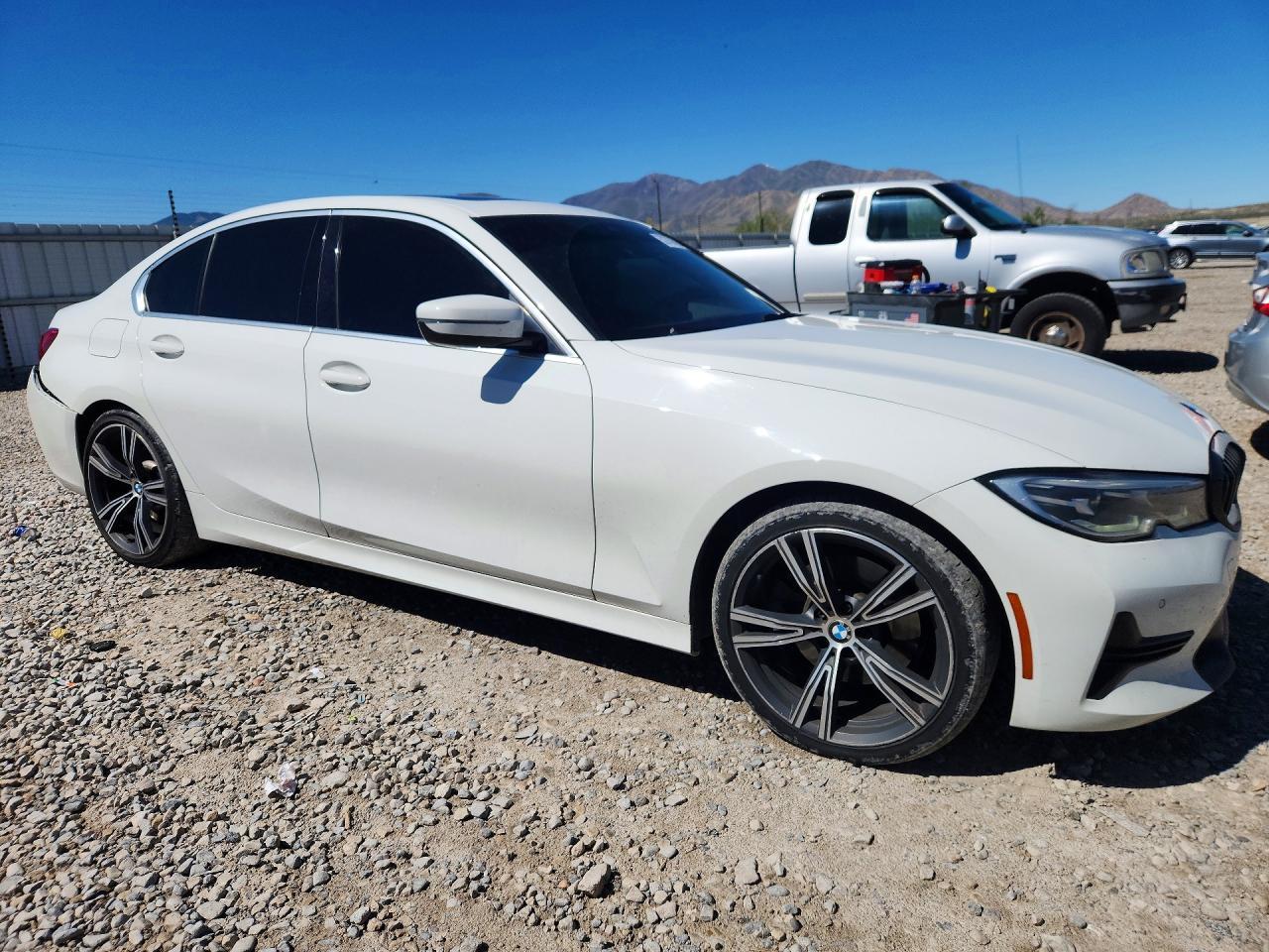 2021 BMW 330I - zdjęcie 4